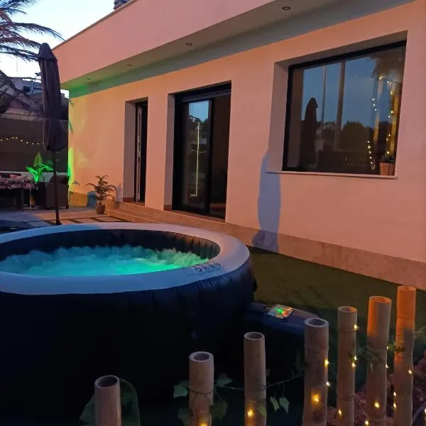 Villa Cora Murcia Ideal Para Parejas，位于Los López的酒店