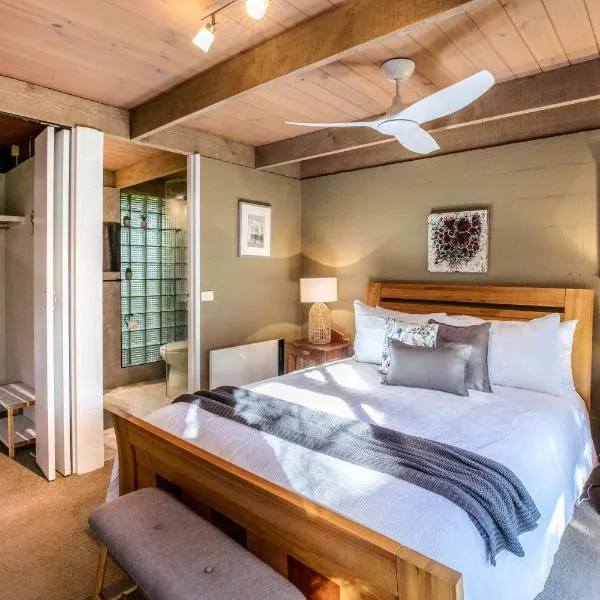Coastal Couple Retreat - Gas Log Fireplace - Sleeps 2 - Ocean Grove，位于格罗夫海洋的酒店