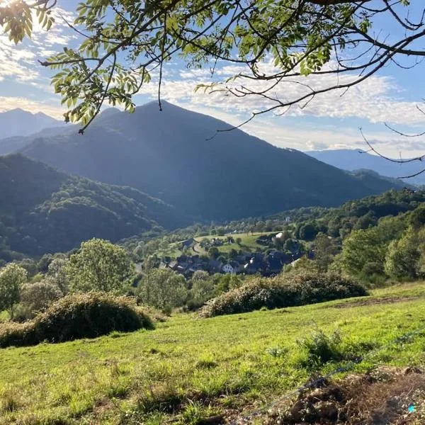 Joli appart au cœur du village，位于Castillon-en-Couserans的酒店