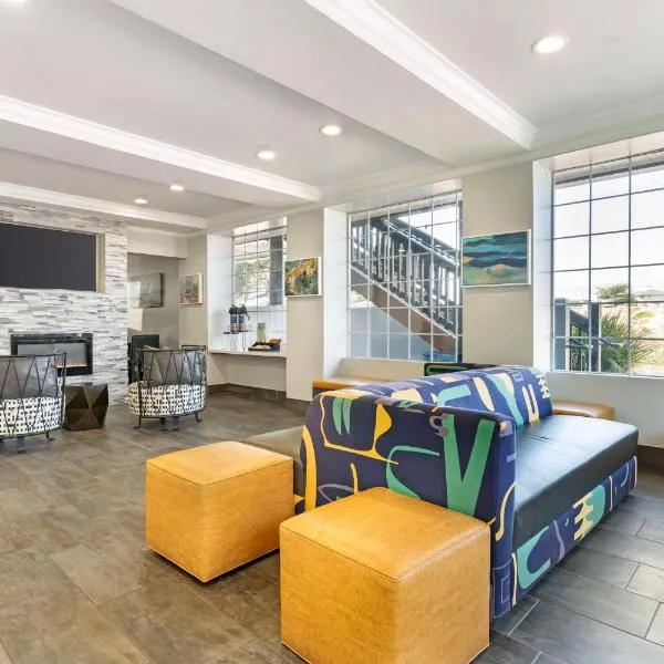 Best Western Marina State Beach，位于滨海城的酒店