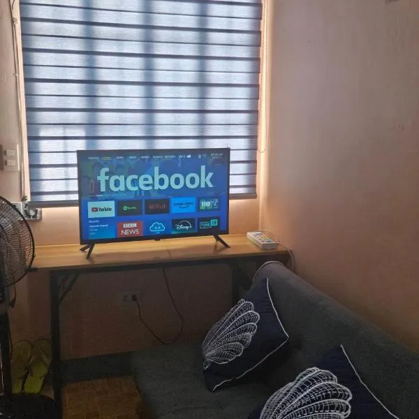 Mel's Place Batangas Unit2 Apartment w Netflix，位于Lapolapo的酒店