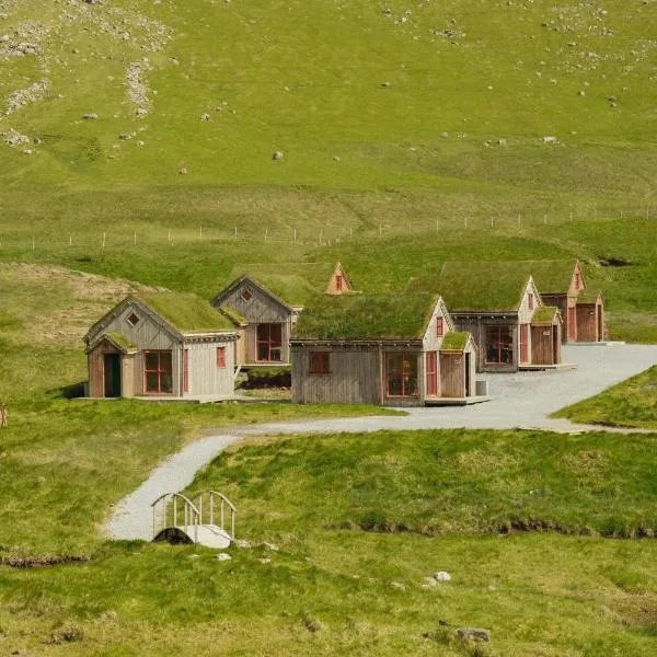 Múlafossur Cottages by famous waterfall in Gásadalur，位于Bøur的酒店