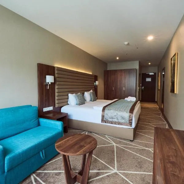 Puzzle Hotel Airport Frankfurt，位于吕塞尔斯海姆的酒店