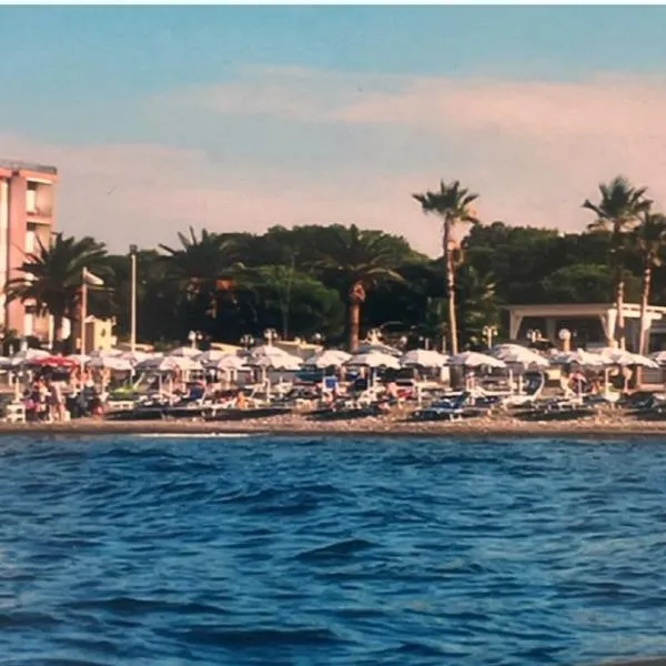 Hotel Murano，位于罗萨诺的酒店