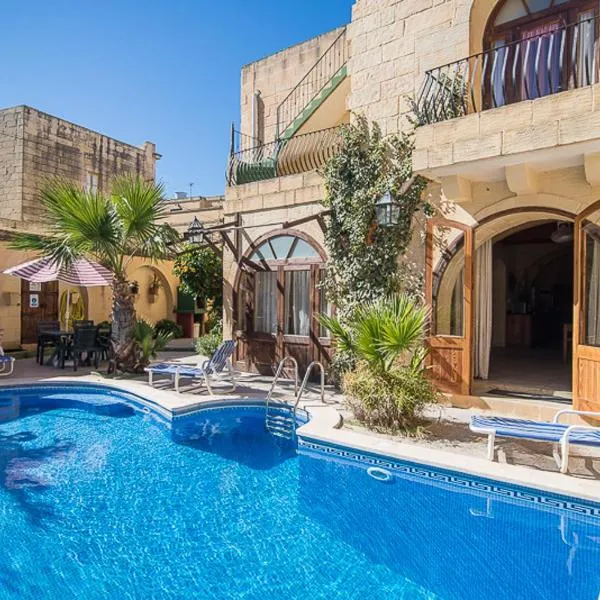 4 Bedroom Farmhouse with Private Pool，位于泽布季的酒店