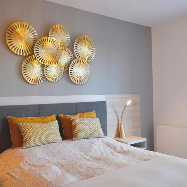 SweetHomeVersailles 10mn walk from Palace，位于凡尔赛的酒店