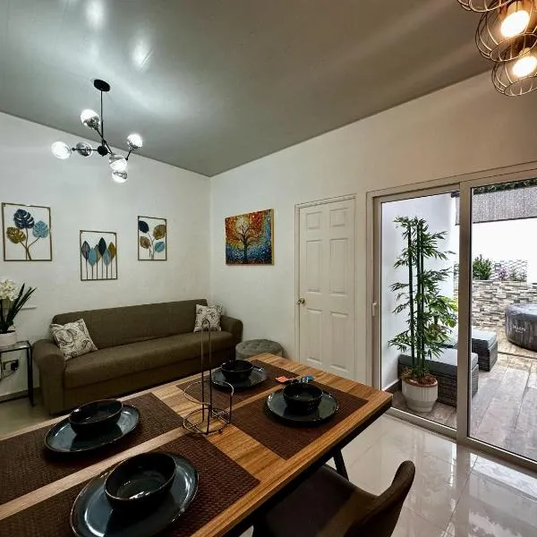 Casa Los Ausoles con Jacuzzi，位于Ahuachapán的酒店