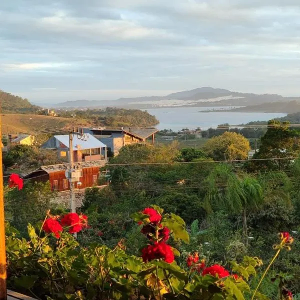 Pousada Casa Morango - Praia do Rosa - SC，位于普腊亚罗萨的酒店