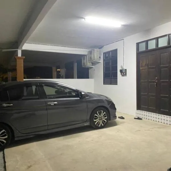 Rina Homestay 2，位于瓜拉丁加奴的酒店