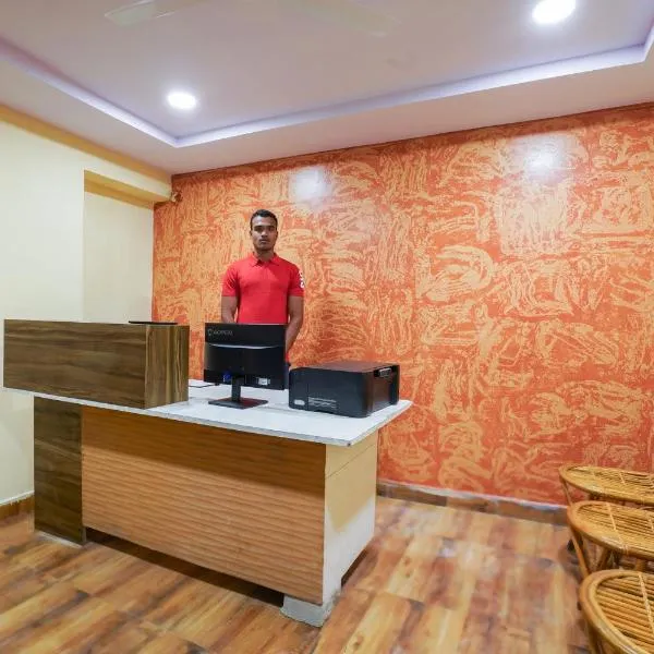 Hotel O R Square Stay Near LB Nagar Metro，位于Hyderabad的酒店