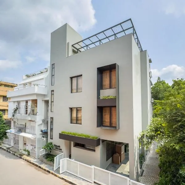 StayVista at Nayak House with Luxury Rooms, Terrace, Wi-Fi at Kolkata，位于加尔各答的酒店