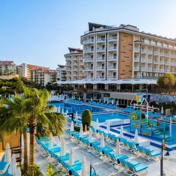 库萨达斯华美达高尔夫酒店，位于库萨达斯的酒店