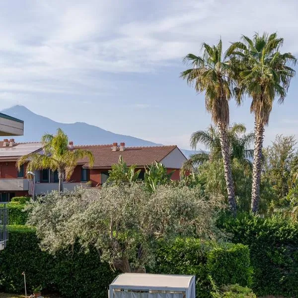 Little Rose garden，位于Aci Catena的酒店