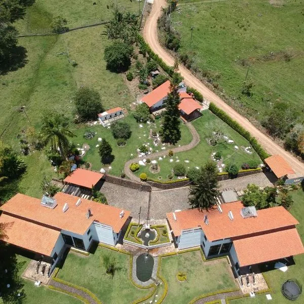 Hotel MACA lago calima，位于卡利马的酒店