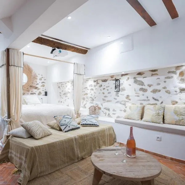 incroyable love room jacuzzi ,Hammam,cinema，位于勒博塞的酒店