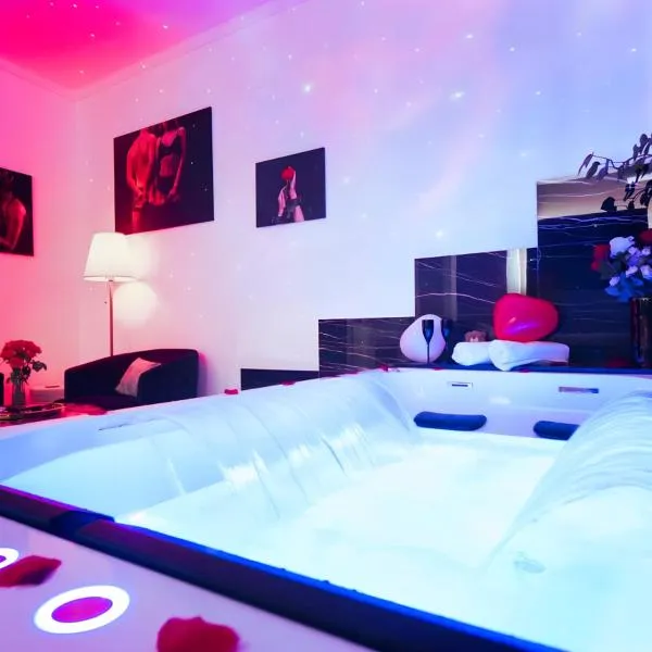 Dream Room avec Jacuzzi, Sauna, Table de massage et Lit à eau，位于福尔巴克的酒店