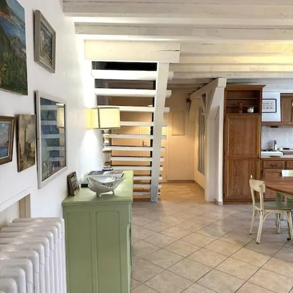 Gîte spacieux et indépendant à Valognes，位于瓦洛尼的酒店