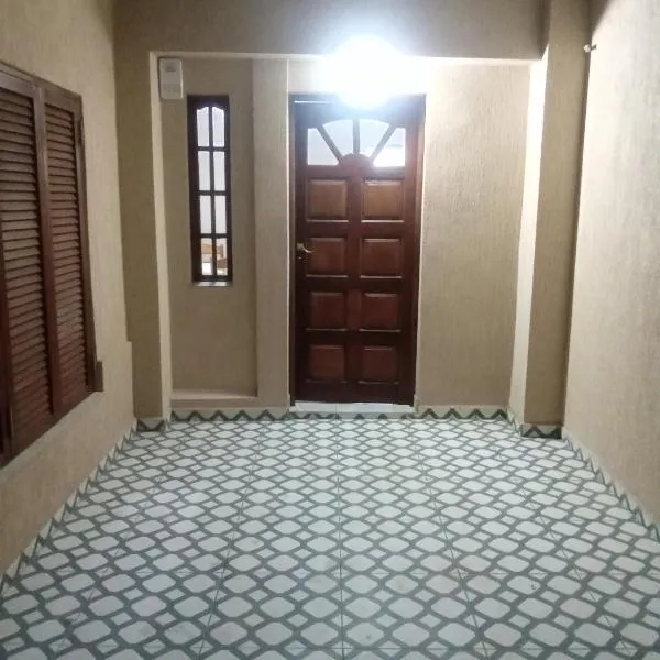 Dpto amueblado con cochera descubierta，位于里奥特尔塞罗的酒店