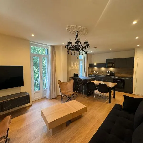 Résidence Villa Belle Fleur - 6 appartements - capacité d'accueil de 2 à 8 personnes，位于塞拉克的酒店