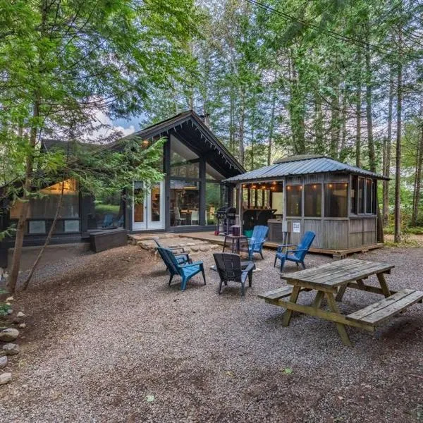Le1603 - Le Petit Caribou - Chalet spa et plage，位于Sainte-Lucie-de-Doncaster的酒店