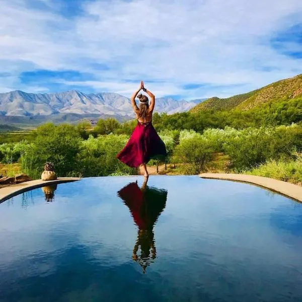 Living Land, a magical Permaculture Farm，位于De Rust的酒店