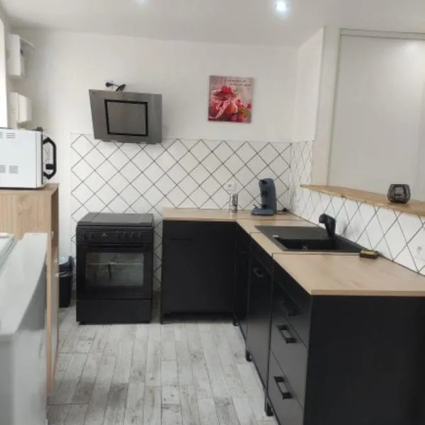 Chez Nathalie，位于La Celle-sur-Loire的酒店
