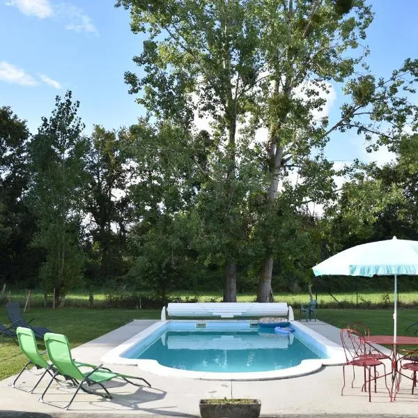 Gîte des Comtes du Perche 2 logements indépendants de 40 et 25 m2，位于Val-au-Perche的酒店