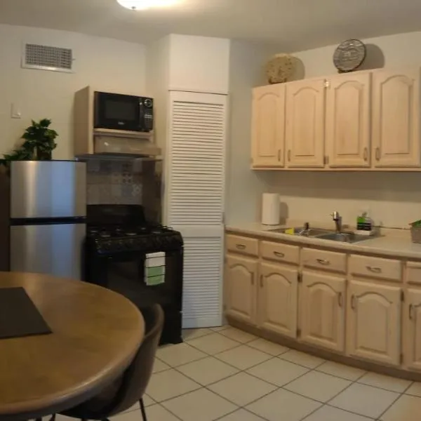 Calido Depa, renovado, tranquilo y céntrico，位于华雷斯城的酒店