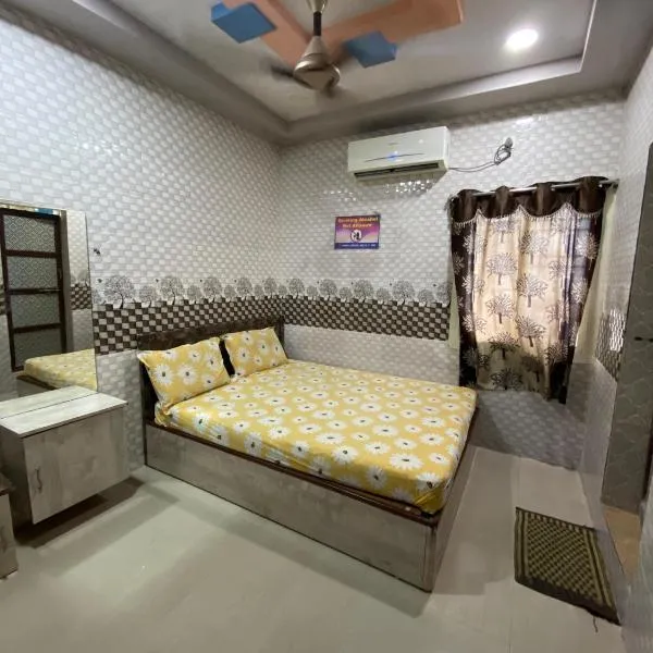 Swamy's Aruna Residency，位于Chīrāla的酒店