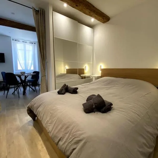 L'écrin, appartement lumineux climatisé，位于邦多勒的酒店