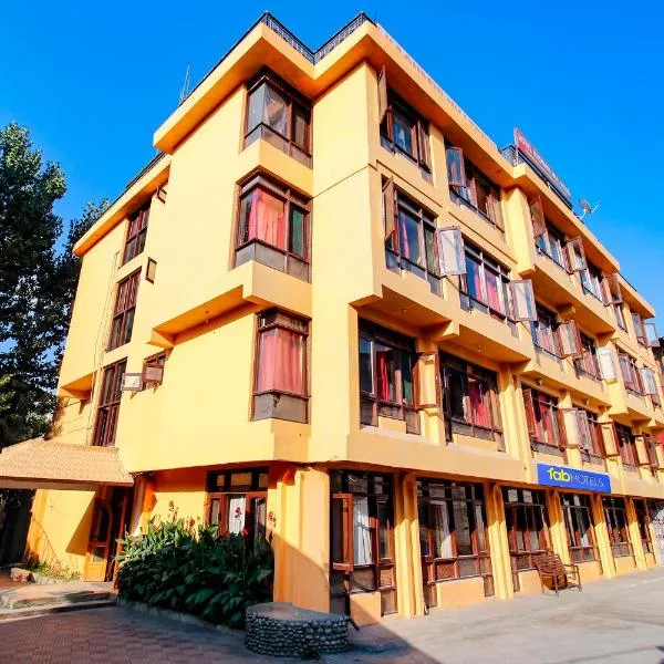 FabHotel Kashmir Hilltown，位于Chhatabal的酒店