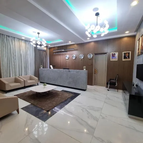 CIRCUSSE SUITES AND APARTMENT ltd，位于阿布贾的酒店
