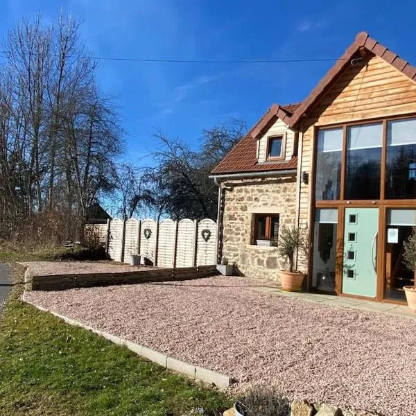 Converted Barn，位于Saint-Merd-la-Breuille的酒店