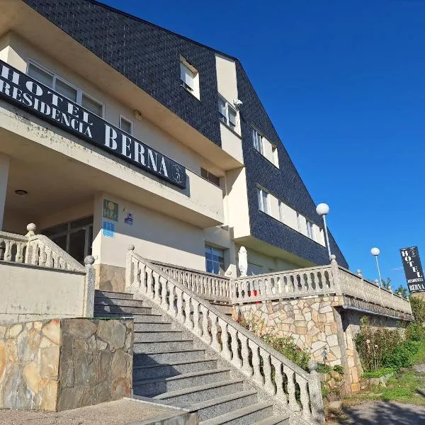 Hotel Berna，位于La Rúa的酒店