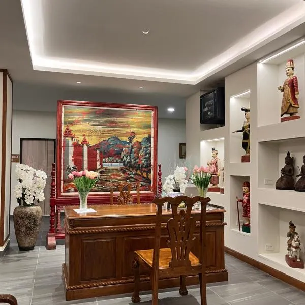 Sorot Beach，位于乔木提恩海滩的酒店
