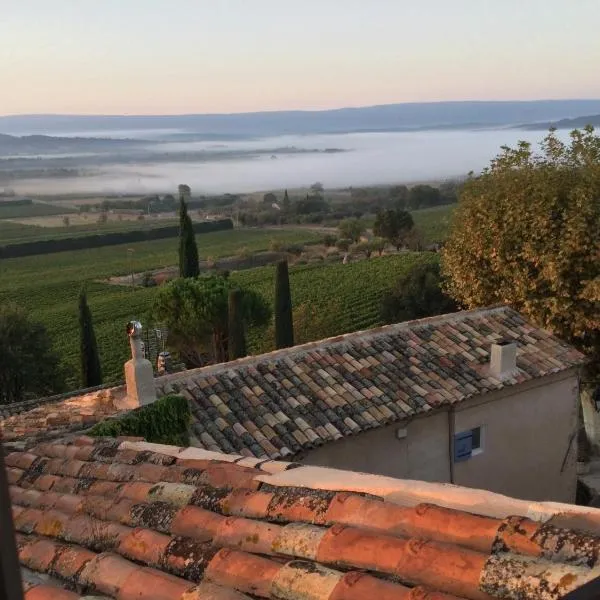 Lovely views in secret Provence，位于茹卡的酒店