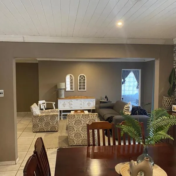 Home Sweet Home Farmhouse，位于内尔斯普雷特的酒店