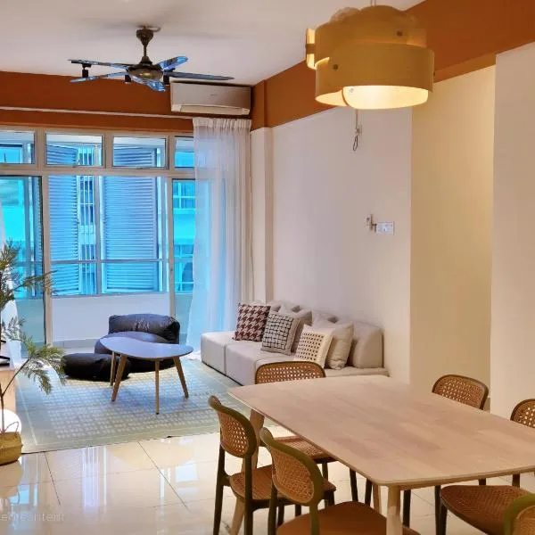 Walking Distance to Mount Austin - 6 pax Newly Renovated，位于新山的酒店