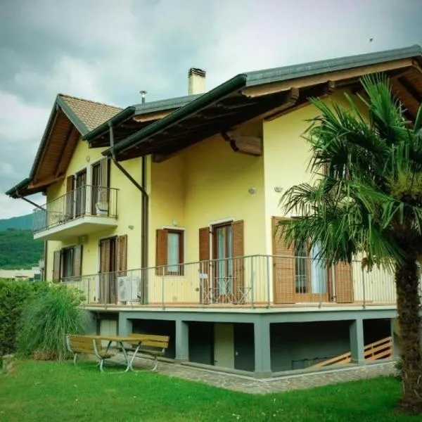 Countryhouse Verso，位于罗韦雷托的酒店