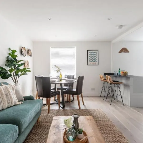 Stylish apartment private parking，位于彭林的酒店