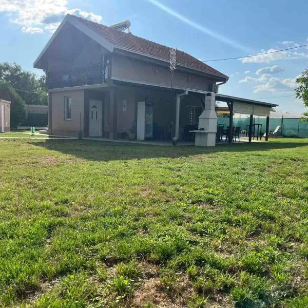 Villa Gjorgjevikj，位于库马诺沃的酒店
