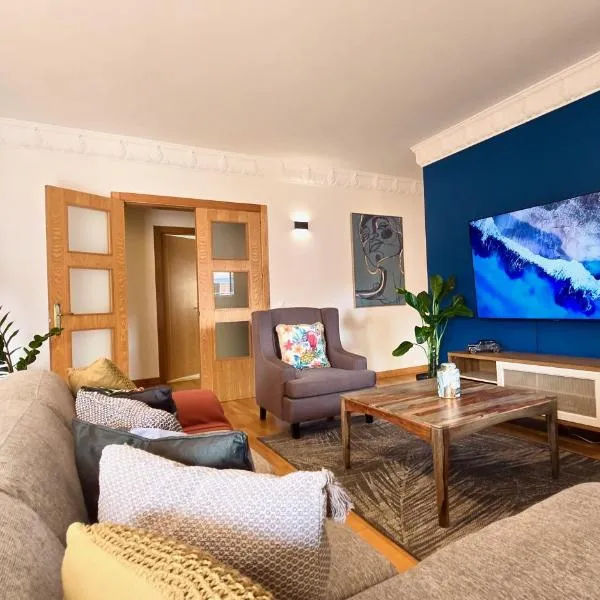 Spacious Penthouse with BBQ and Views，位于普拉亚的酒店
