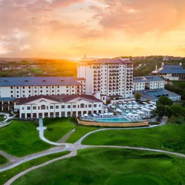 Omni Barton Creek Resort and Spa Austin，位于Bee Cave的酒店