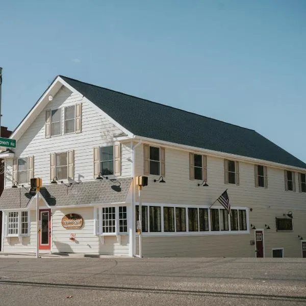 Hampton Bays Hotel On Main，位于汉普顿贝斯的酒店