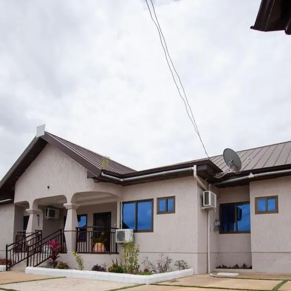 Luxury House in Trede Kumasi，位于库马西的酒店