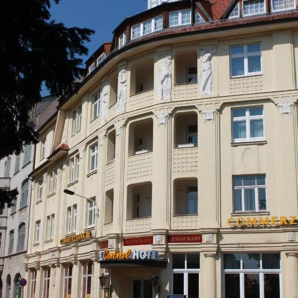 托尔高中心酒店，位于Schildau的酒店
