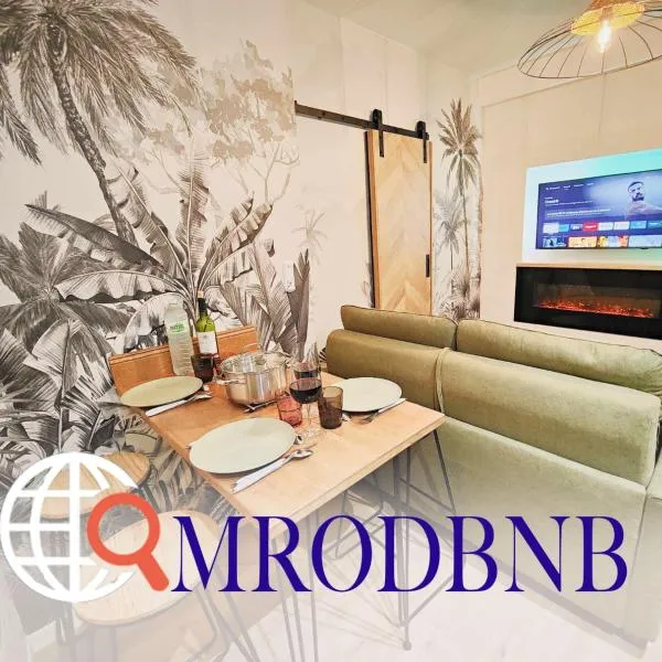 La Belle Mer by MRODBNB - Appart Neuf - Aperçu Mer - 25m Plage & Resto - Ciné - Cheminée - Popcorn，位于康卡勒的酒店