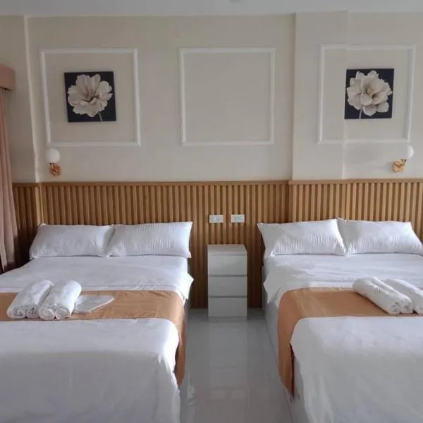homefortzone Lipa fully interior netflix pool and free parking，位于利帕的酒店