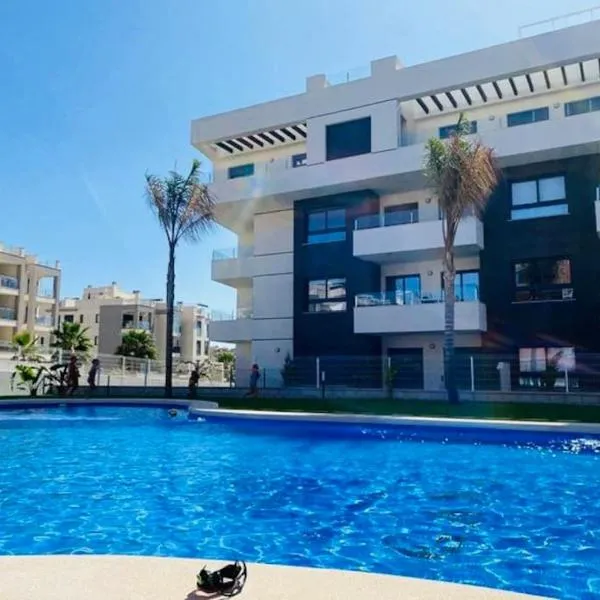 luxe appartement met zwembad，位于奥里韦拉斯科斯塔的酒店