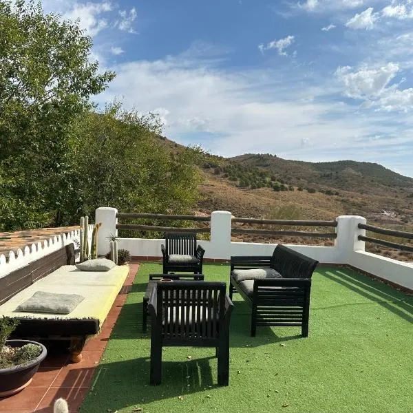 Apartamento en preciosa villa rural rodeado de naturaleza，位于Félix的酒店